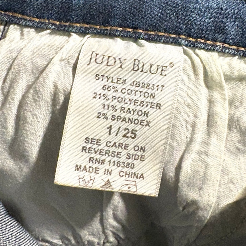 Judy Blue Boyfriend Fit Blue Jeans High Rise Distressed Size 1 - Picture 14 of 14